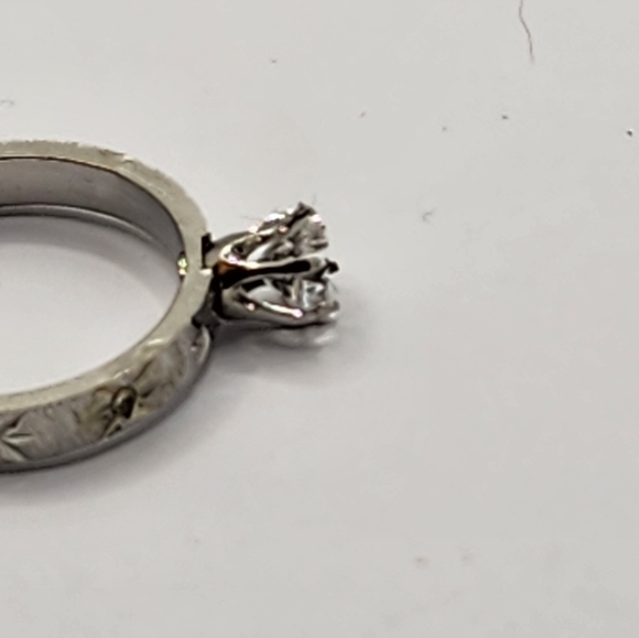 14k, platinum and rhodium diamond ring - Picture 2 of 10